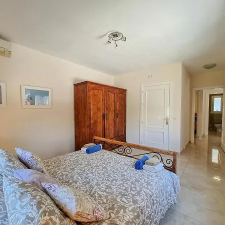 Beachfront Costa Villa *