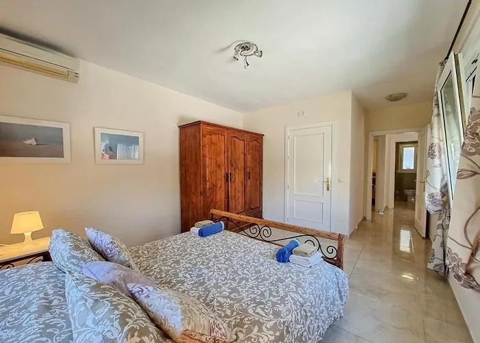 Beachfront Costa Βίλα *