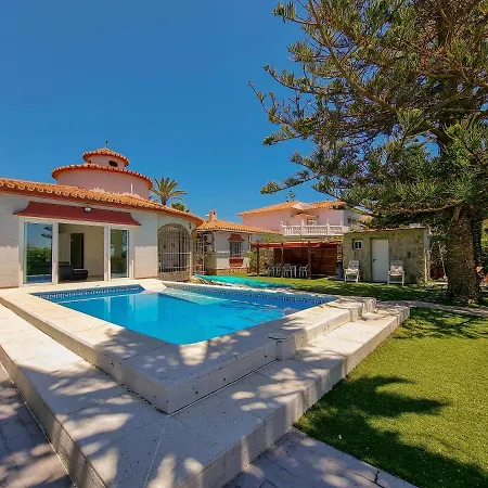 Beachfront Costa Вилла *